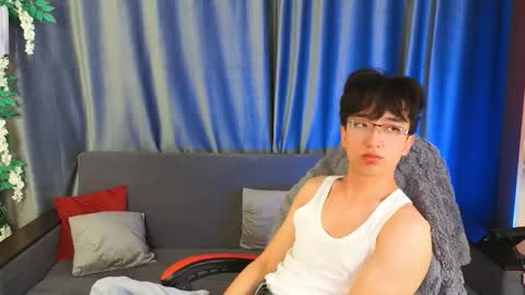 Snapshot of dianinav chatting on February 5, 4:00 pm Adam online show from February 5, 4:00 pm