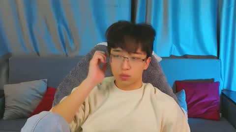 Snapshot of dianinav chatting on February 7, 2:32 pm Adam online show from February 7, 2:32 pm