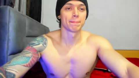 Snapshot of dick_demon_1 chatting on December 9, 2:56 am jhon online show from December 9, 2:56 am