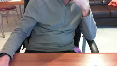 Snapshot of didonc chatting on February 14, 7:54 pm didonc from france..... online show from February 14, 7:54 pm