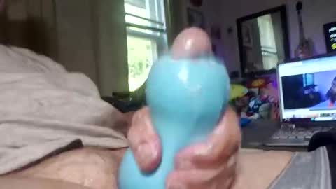Snapshot of didudoit chatting on June 9, 7:58 pm Dug 53 online show from June 9, 7:58 pm