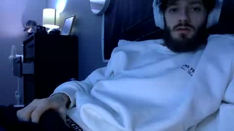 Snapshot of digbicknik chatting on February 1, 1:09 pm digbicknik online show from February 1, 1:09 pm