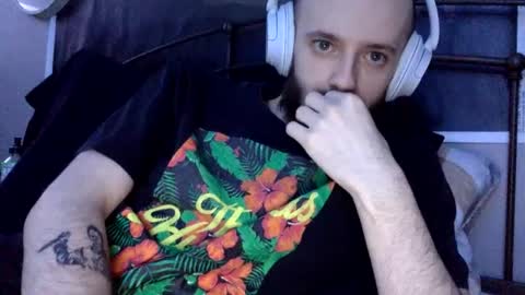 Snapshot of digbicknik chatting on February 6, 7:02 am digbicknik online show from February 6, 7:02 am