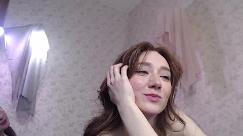 Hi im Alice 3 Im usualy online 03-10 or 17-21 UTC0 online show from February 11, 6:29 am