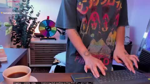 Estef  Ger     online show from March 31, 8:42 pm