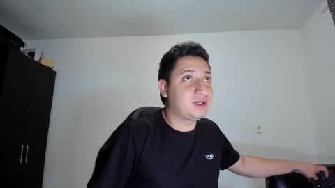 Snapshot of diiego_xxx chatting on April 19, 4:50 pm diiego_xxx online show from April 19, 4:50 pm