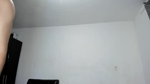 Snapshot of diiego_xxx chatting on May 16, 11:09 am diiego_xxx online show from May 16, 11:09 am