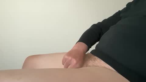 Snapshot of dik_lovette chatting on April 26, 12:47 pm Dik Lovette online show from April 26, 12:47 pm