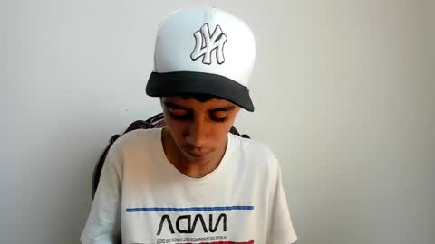 dikey_18 online show from February 19, 9:06 am