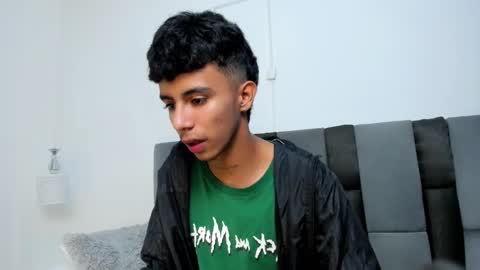 dikey_18 online show from February 27, 3:04 am