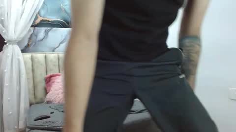 Snapshot of dilan_lust chatting on February 23, 12:35 pm Dilan Lust online show from February 23, 12:35 pm