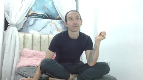 Snapshot of dilan_lust chatting on February 24, 11:41 am Dilan Lust online show from February 24, 11:41 am