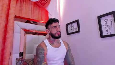 dilan_scootk_ online show from June 2, 7:16 pm