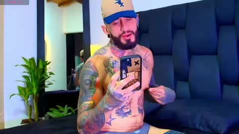 Snapshot of dilan_scootk_j chatting on July 6, 7:27 pm Dilan Scootk online show from July 6, 7:27 pm