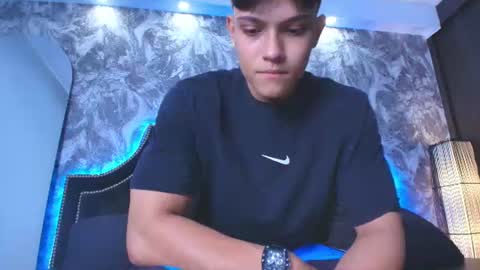 Snapshot of dilanmiller_ chatting on June 20, 3:48 pm dilanmiller_ online show from June 20, 3:48 pm
