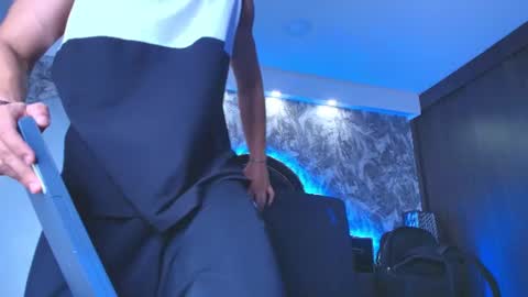 Snapshot of dilanmiller_ chatting on June 25, 6:45 pm dilanmiller_ online show from June 25, 6:45 pm