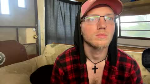 Snapshot of dilf_96 chatting on May 4, 10:28 pm Daddy online show from May 4, 10:28 pm