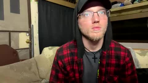 Snapshot of dilf_96 chatting on May 10, 5:23 am Daddy online show from May 10, 5:23 am