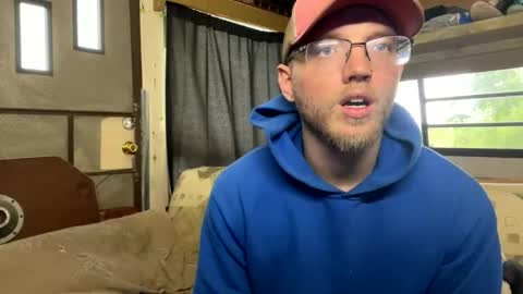 Snapshot of dilf_96 chatting on May 22, 10:15 pm Daddy online show from May 22, 10:15 pm