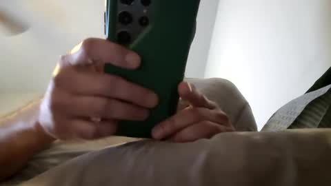 Snapshot of dilligentg81 chatting on September 24, 12:47 am dilligentg81 online show from September 24, 12:47 am