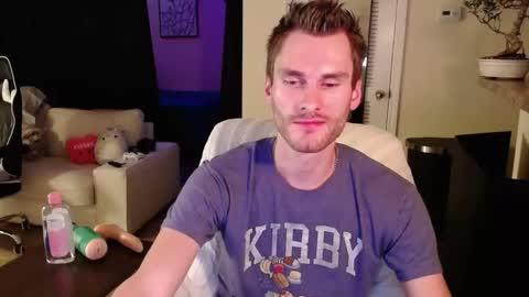 Snapshot of dimitri_4793 chatting on February 4, 4:59 am Meechii online show from February 4, 4:59 am