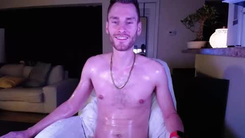 Snapshot of dimitri_4793 chatting on February 10, 3:57 am Meechii online show from February 10, 3:57 am