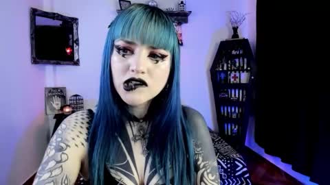 Snapshot of dimmuanddarkness chatting on October 10, 6:23 am dimmuanddarkness online show from October 10, 6:23 am