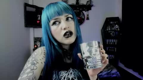 dimmuanddarkness online show from February 20, 11:54 am