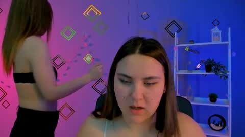 dina_bloom online show from April 5, 7:00 pm