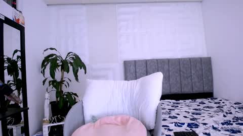 Snapshot of dina_mcry chatting on January 8, 7:13 pm DINA online show from January 8, 7:13 pm