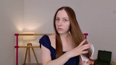 Snapshot of dina_peach chatting on June 12, 6:23 am Dina online show from June 12, 6:23 am