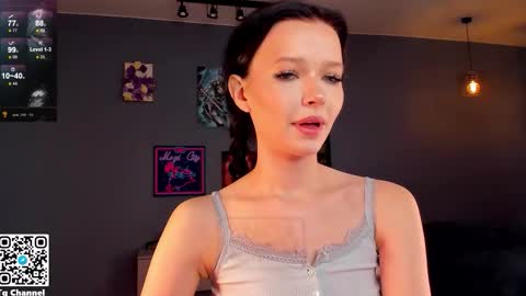 Snapshot of dindin_ chatting on October 2, 7:48 am Jessie online show from October 2, 7:48 am