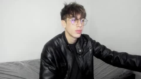 Snapshot of dio_star chatting on December 18, 12:00 pm Dio online show from December 18, 12:00 pm