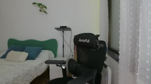 Anglica A online show from March 31, 7:03 pm