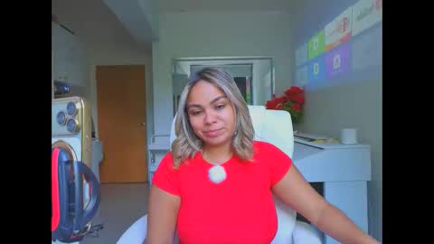 diosadeluniverso_ online show from April 12, 2:55 pm