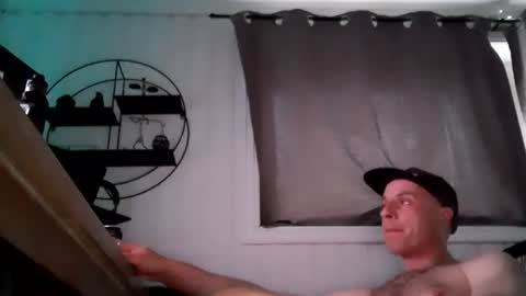 Snapshot of dirkdigglerofficial chatting on June 14, 3:41 am dirkdigglerofficial online show from June 14, 3:41 am