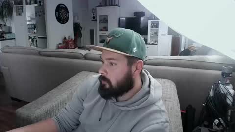 Snapshot of dirtboy18hh chatting on January 5, 1:36 pm dirtboy18hh online show from January 5, 1:36 pm