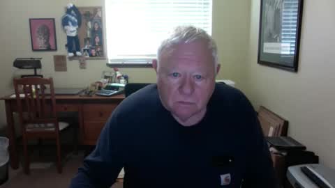 Snapshot of dirtrider195080438 chatting on April 13, 6:13 pm dirtrider195080438 online show from April 13, 6:13 pm