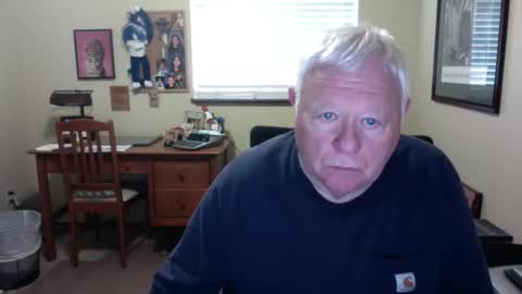 Snapshot of dirtrider195080438 chatting on April 20, 10:11 pm dirtrider195080438 online show from April 20, 10:11 pm