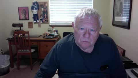 Snapshot of dirtrider195080438 chatting on April 22, 10:11 pm dirtrider195080438 online show from April 22, 10:11 pm