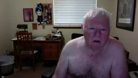 Snapshot of dirtrider195080438 chatting on May 15, 2:02 pm dirtrider195080438 online show from May 15, 2:02 pm