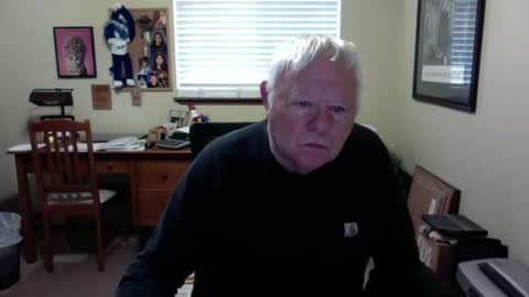 Snapshot of dirtrider195080438 chatting on May 18, 1:28 pm dirtrider195080438 online show from May 18, 1:28 pm