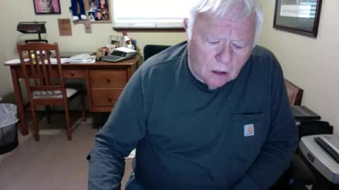 Snapshot of dirtrider195080438 chatting on May 23, 11:20 pm dirtrider195080438 online show from May 23, 11:20 pm