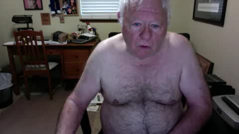 Snapshot of dirtrider195080438 chatting on May 25, 1:06 pm dirtrider195080438 online show from May 25, 1:06 pm