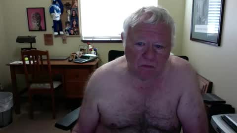 Snapshot of dirtrider195080438 chatting on May 30, 2:58 pm dirtrider195080438 online show from May 30, 2:58 pm