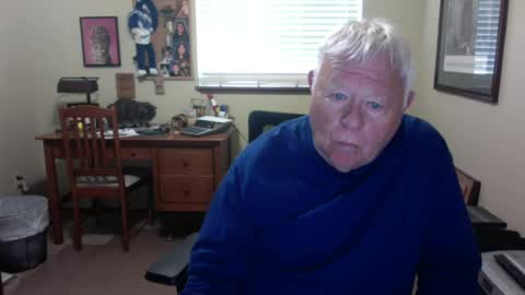 dirtrider195080438 online show from June 29, 10:10 pm