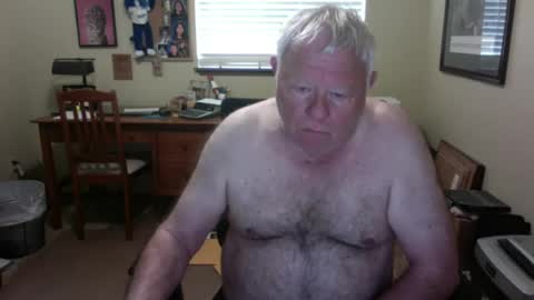 dirtrider195080438 online show from July 1, 4:40 pm
