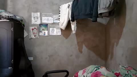 Snapshot of dirty_model chatting on April 21, 6:12 pm dirty model online show from April 21, 6:12 pm