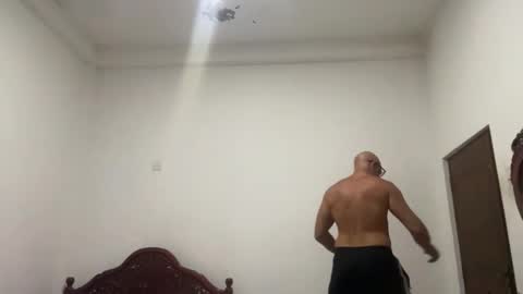 Dirtydanlondon online show from March 1, 1:24 pm