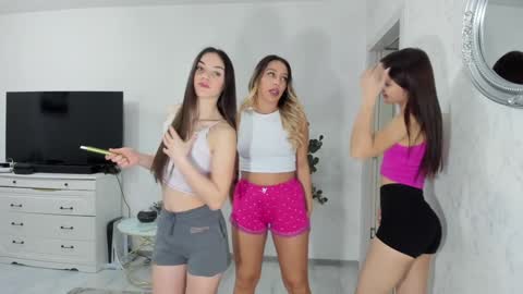 Gyna    Josie    online show from February 11, 12:26 am